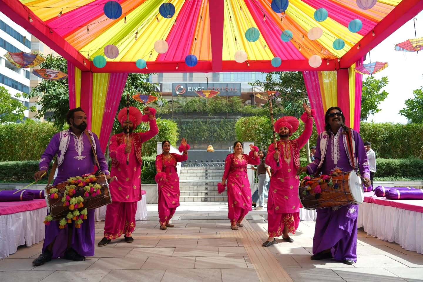 Image gallery marquee